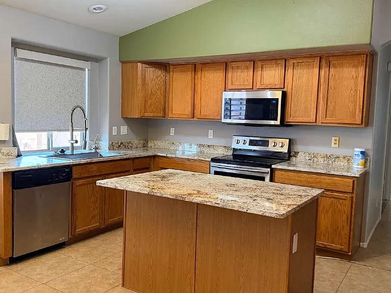 21756 N Reis Dr — Photo 20