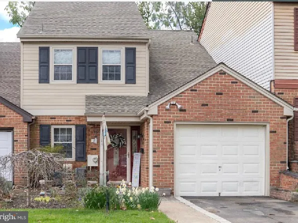 7 Oxford Ct, Langhorne, PA 19047
