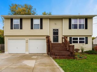 2952 Wayne St, Norton, OH 44203