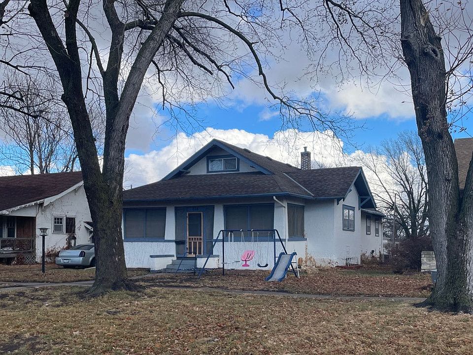 618 N 8th St, Wymore, NE 68466 Zillow