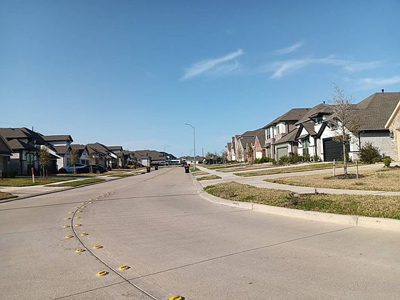 5th image of 8626 Winters Edge Dr