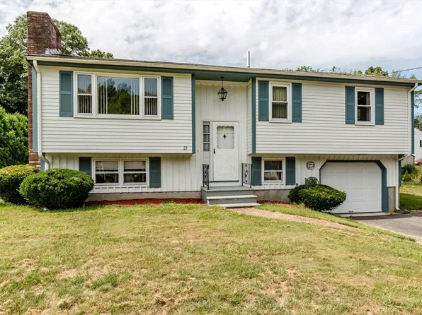21 Evergreen Dr, Swansea, MA 02777