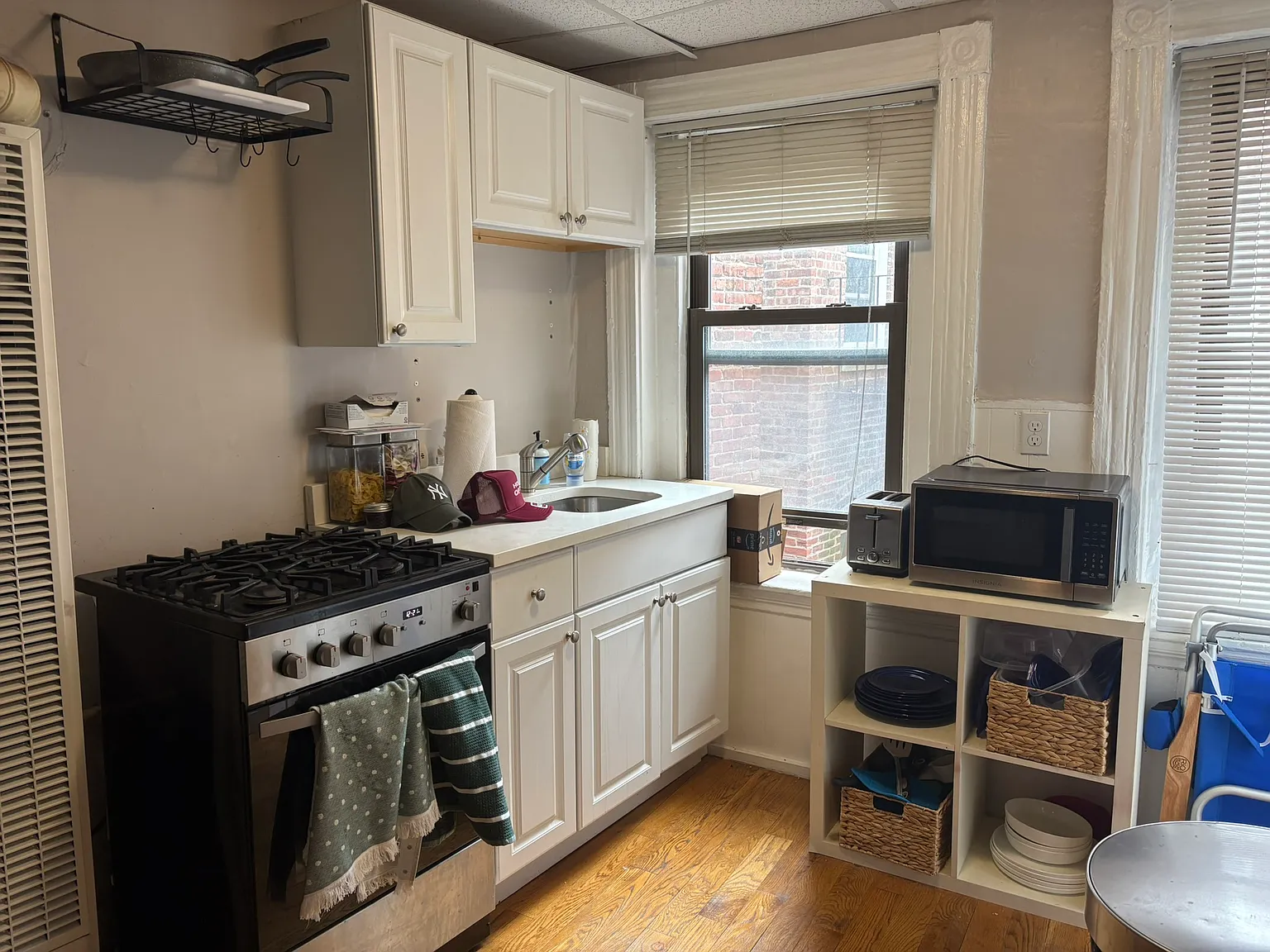 1 bed, 450 sqft, $2,400 — Photo 1