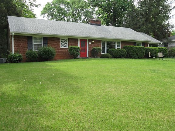 1630 St Annes Rd in summer