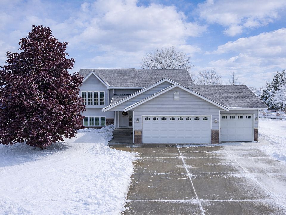 1st image of 211 Clover Ct