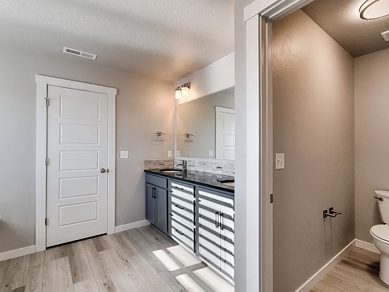 4346 N Nemea Ave — Photo 27
