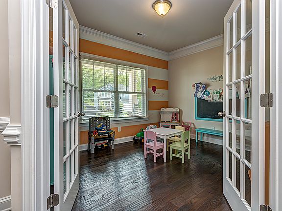 3rd image of 8529 Olde Stonegate Ln