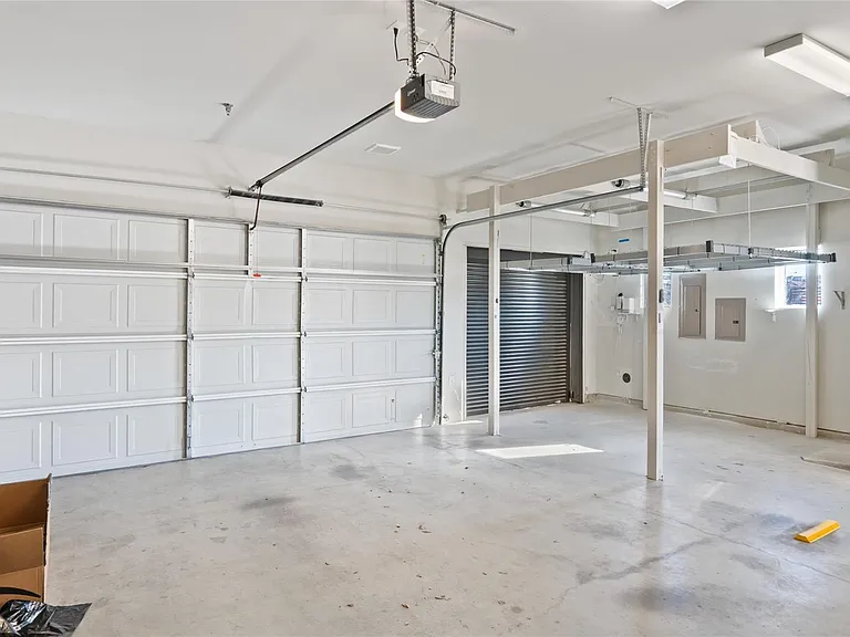 1411 Town Creek Dr #4 — Photo 6