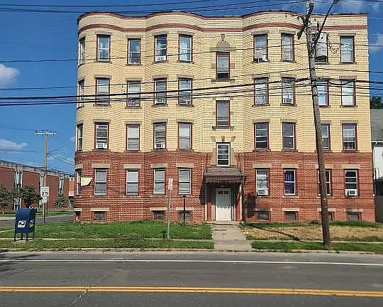 218 West St #B — Photo 6