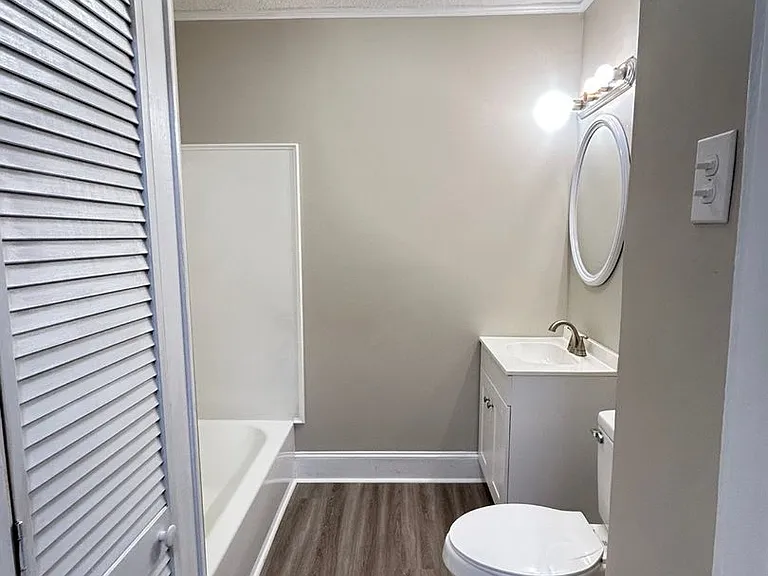 411 E Charlotte Ave — Photo 18