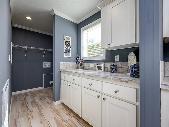 5th image of 4611 Mahogany Blvd