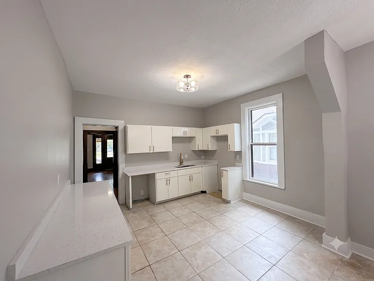 1258 Agnes Pl — Photo 6