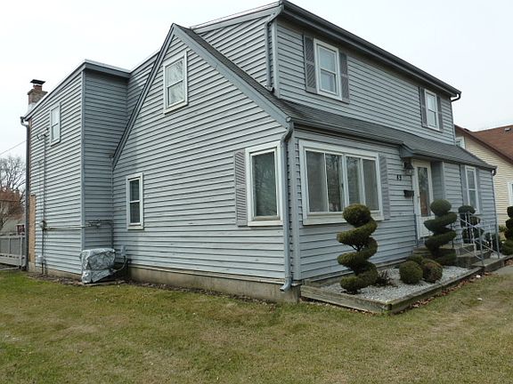 2nd image of 49 E Fullerton Ave