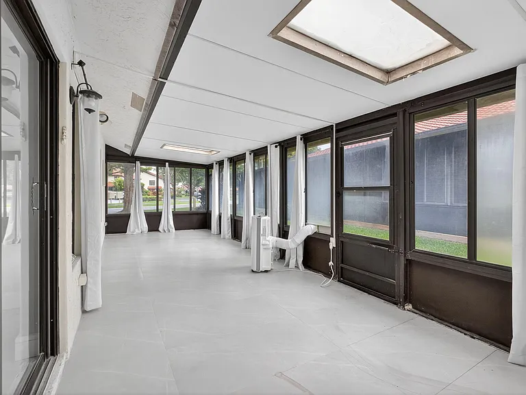10924 Roebelini Palm Ct #A — Photo 27