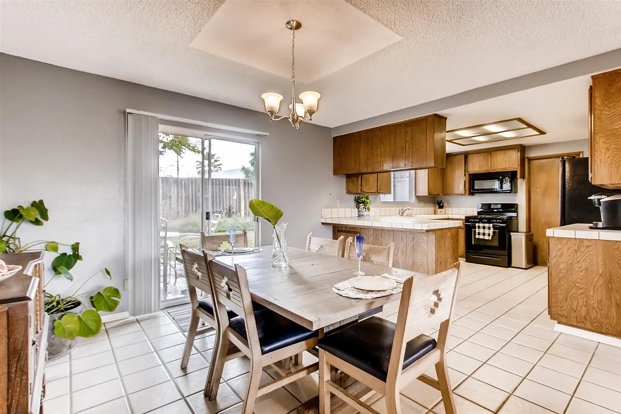 2 bed, 1120 sqft, $2,650 — Photo 4