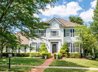 7140 Bowermoss Dr, New Albany, OH 43054