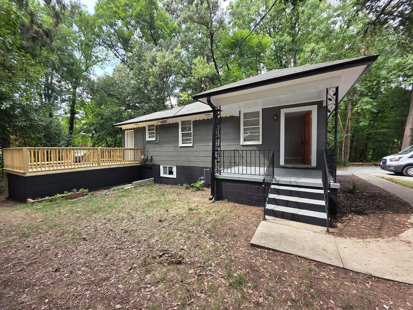2106 Shore St — Photo 1
