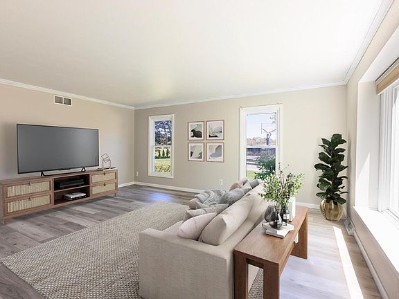 4th image of 3 Birchwood COURT