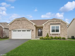451 Mahogany Dr, Algonquin, IL 60102