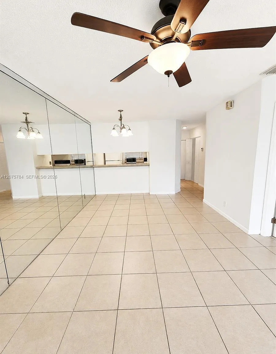 Country Gardens Condo — Photo 3