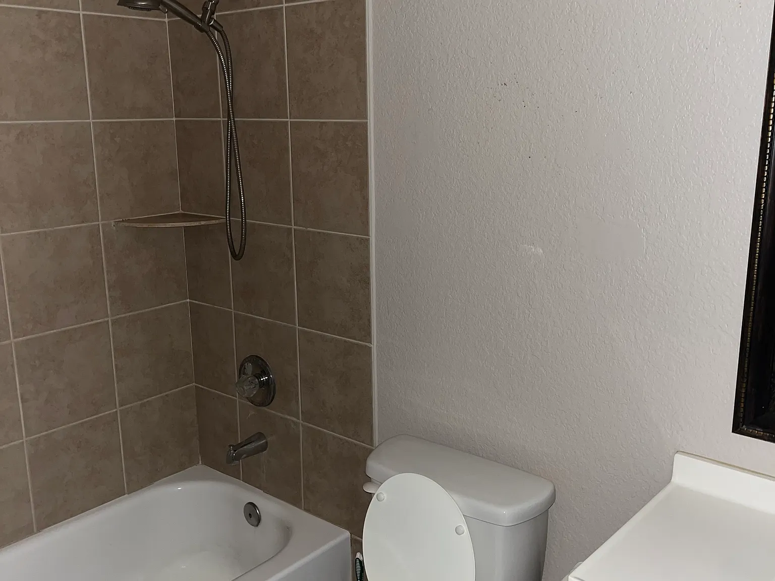 2 bed, 900 sqft, $1,400 — Photo 4