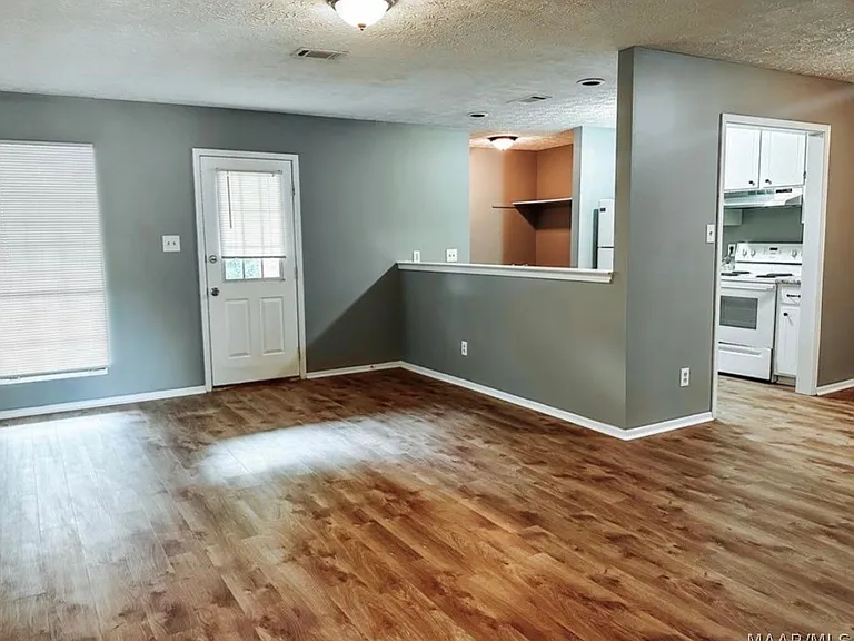 966 Peachtree St — Photo 3