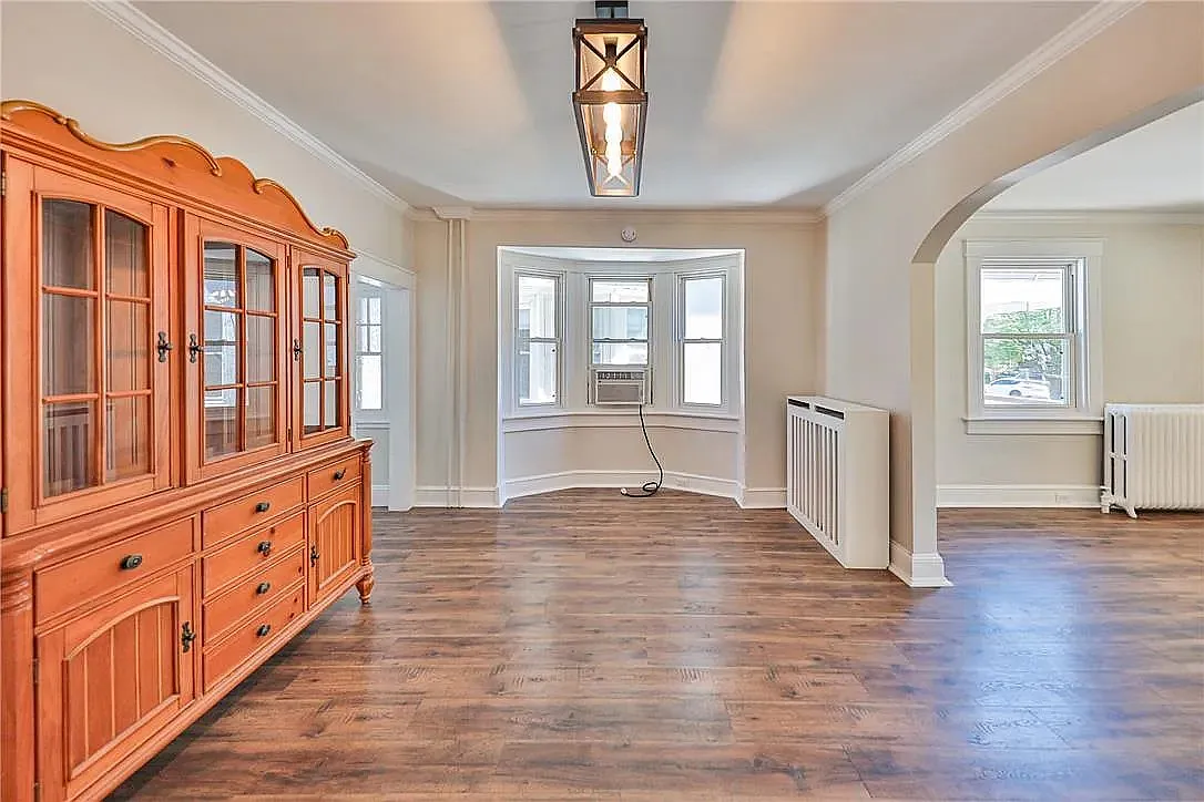 5 bed, 2004 sqft, $2,900 — Photo 4