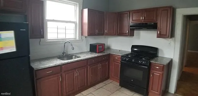 80 Chelsea Ave #2