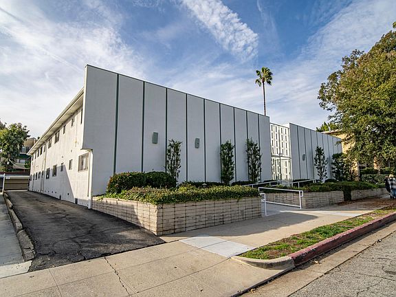 3rd image of 475 S Los Robles Ave APT 7