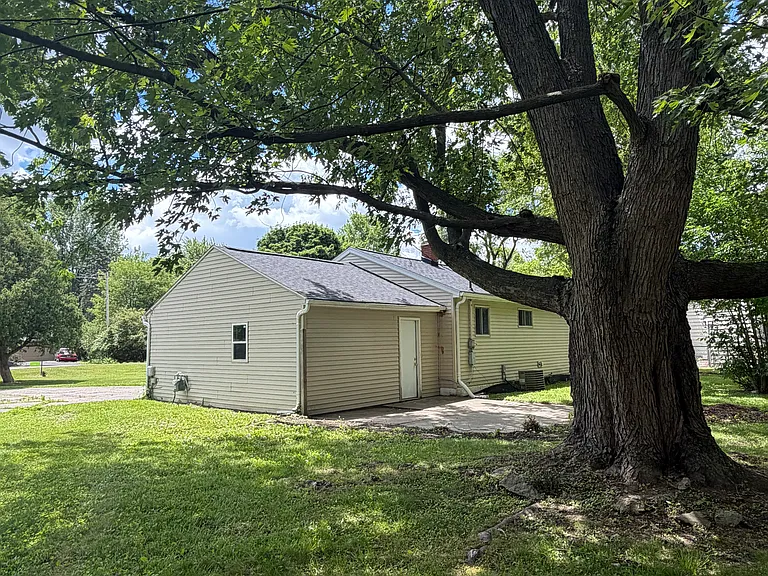 4093 Coral St — Photo 2