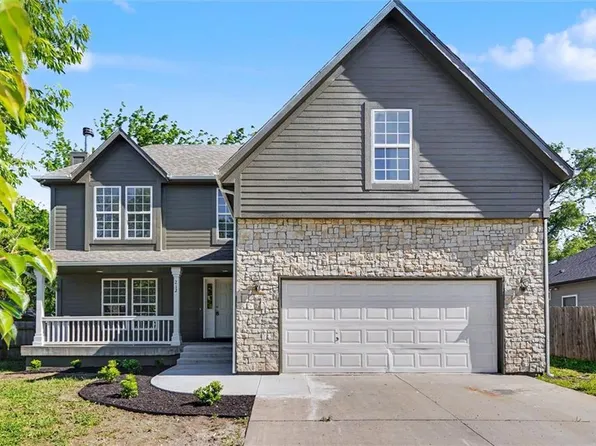 212 Hillside Dr, Baldwin City, KS 66006