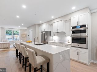 410 D St SE #B, Washington, DC 20003