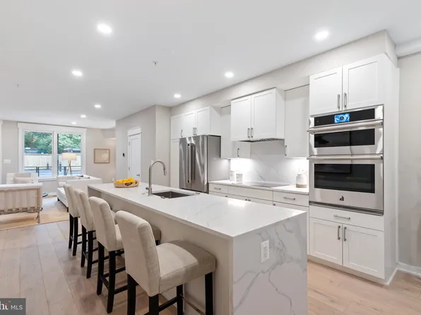 408 D St SE #B, Washington, DC 20003
