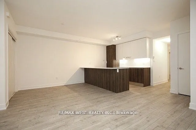 2 bed, $2,950 — Photo 4