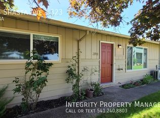 323 S Shasta Ave #323, Eagle Pt, OR 97524