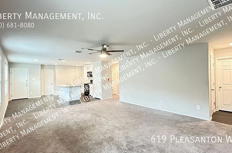 619 Pleasanton Way — Photo 2