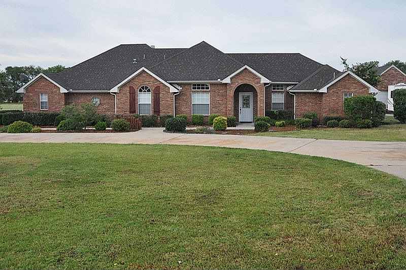 1st image of 1925 Thornberry Dr