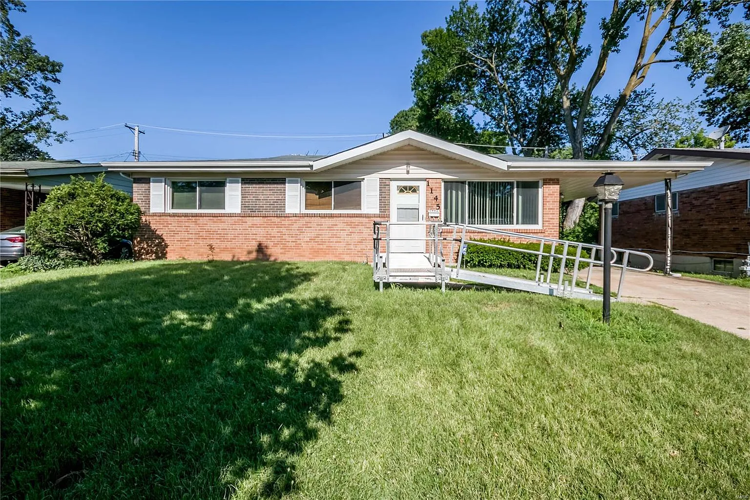 1145 Burch Ln photo 1