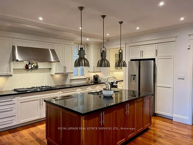 33 Howard Ave — Photo 12