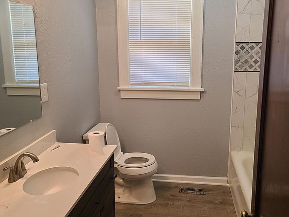 5th image of 314 Westwood Ave #A