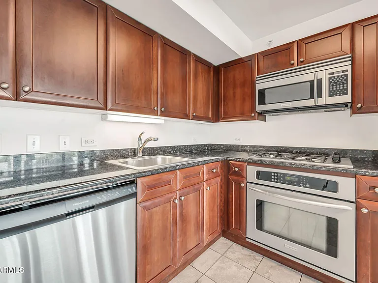 4808 N 24th St #202 — Photo 8
