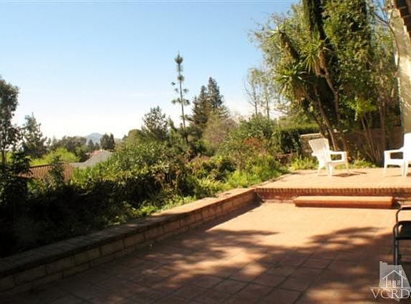 5th image of 765 Woodlawn Dr