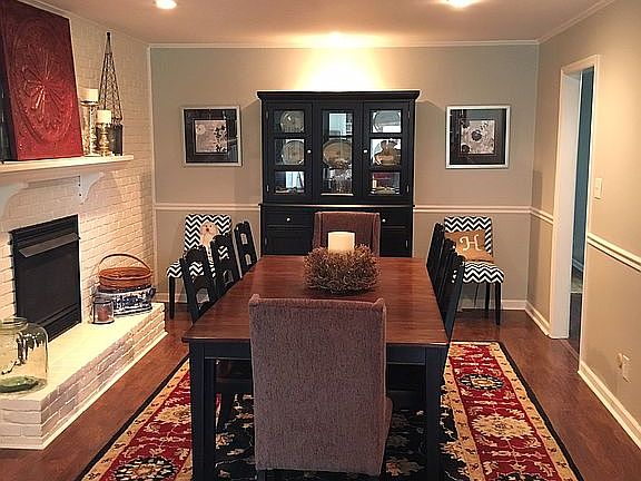 Dining room w/ gas fireplace