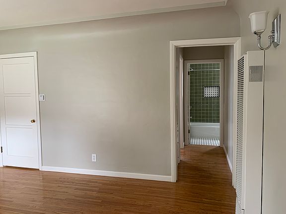 5th image of 318 N Bushnell Ave