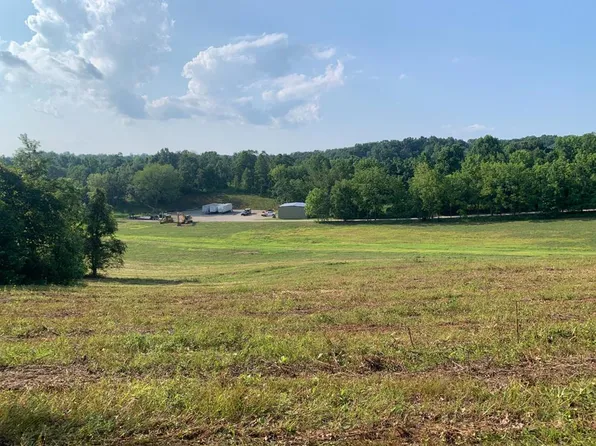 750 Hobart Rd, Burkesville, KY 42717