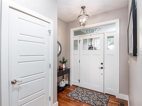 5th image of 7077 Augusta Dr