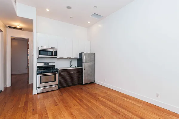 Rented by Nooklyn NYC LLC | media 23