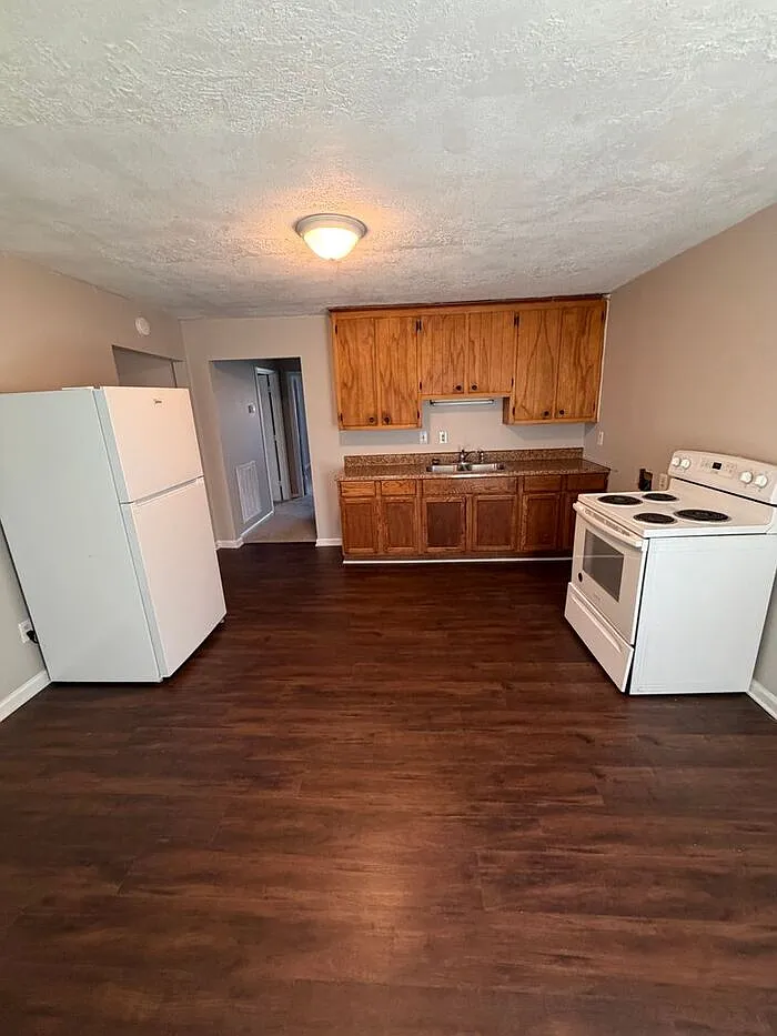2 bed, 1.0 bath, 1000 sqft, $1,095 — Photo 4
