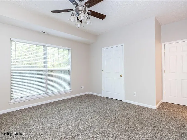 217 Hampton Place Ct — Photo 9