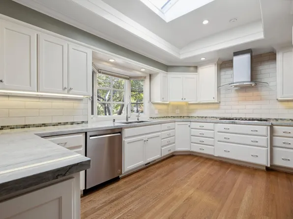 1664 Waverley St, Palo Alto, CA 94301